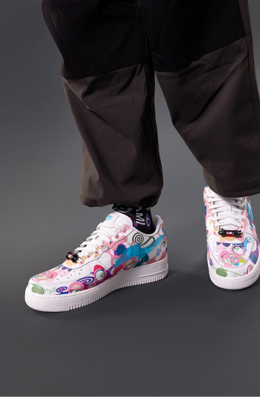 Takashi Murakami et RTFKT lancent leur collaboration avec deux Nike Air  Force 1 - Le Site de la Sneaker